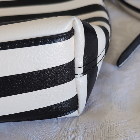 Black and White Striped Tote Bag with Pouch - Picture 9 of 14